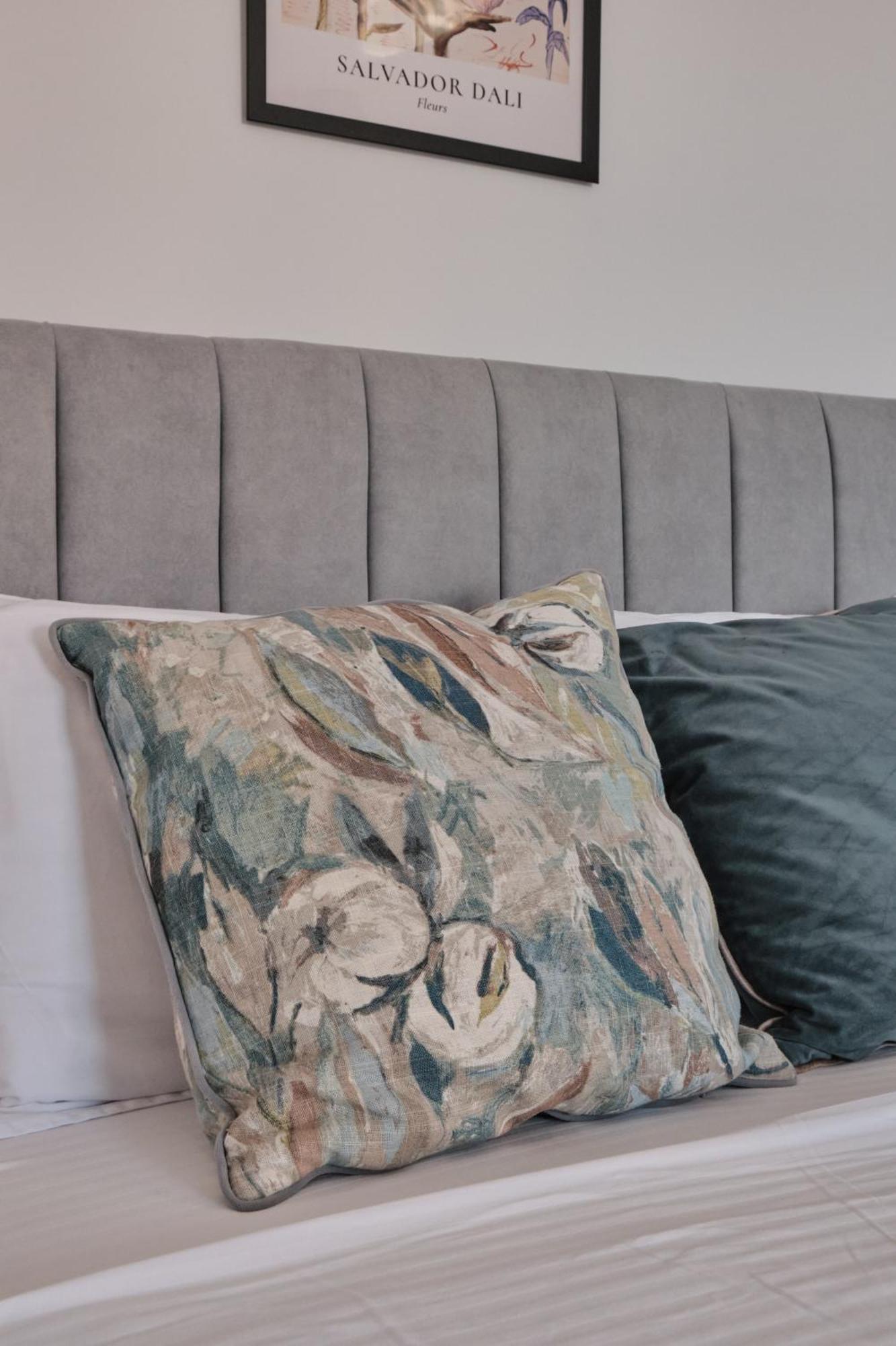 Seven City Apartments Семей Екстер'єр фото