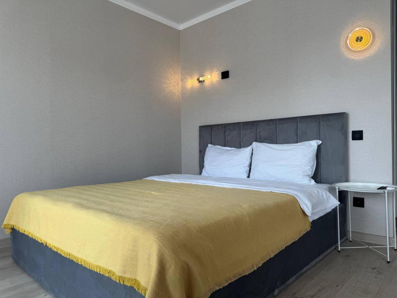 Seven City Apartments Семей Екстер'єр фото