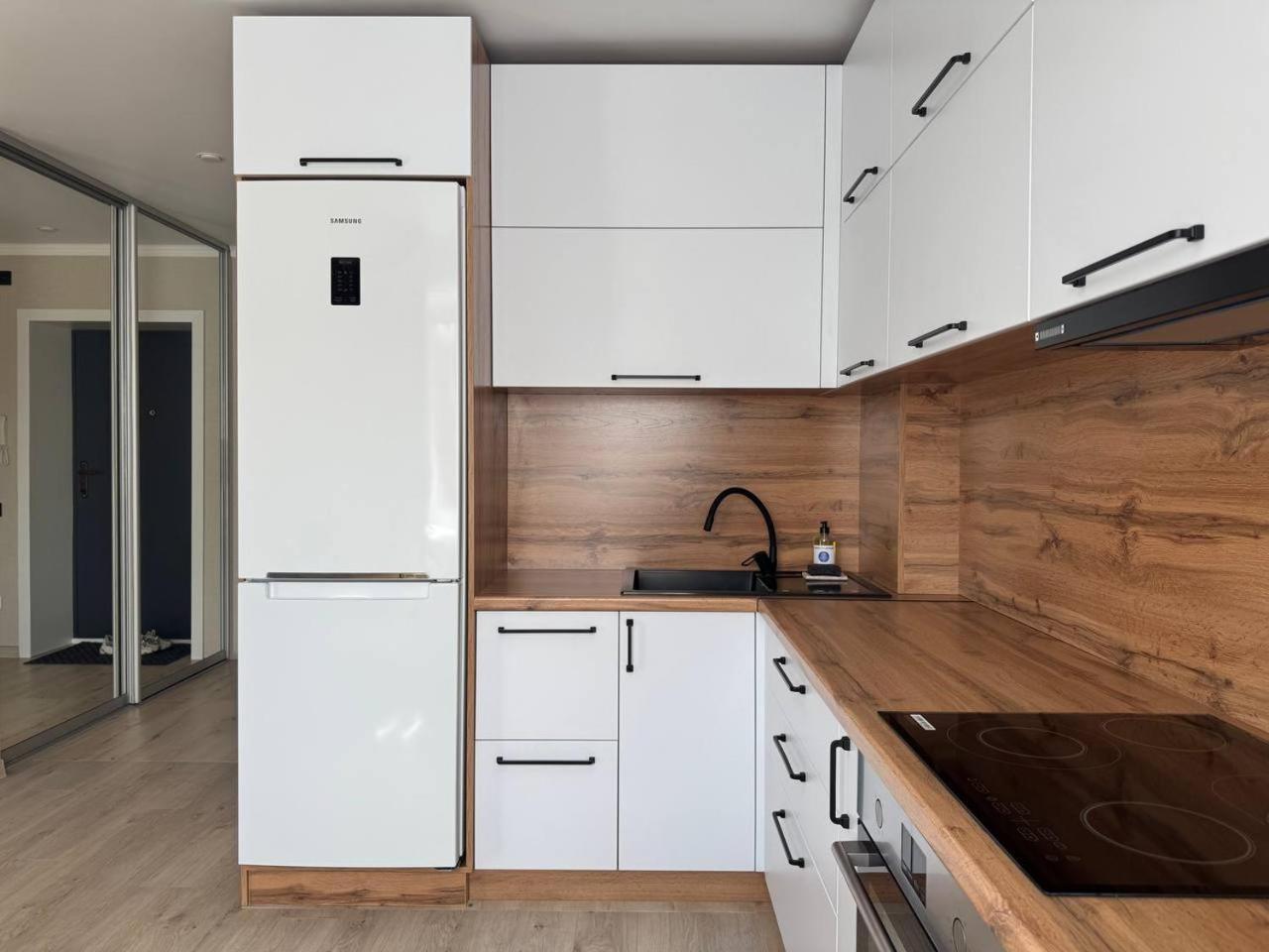 Seven City Apartments Семей Екстер'єр фото