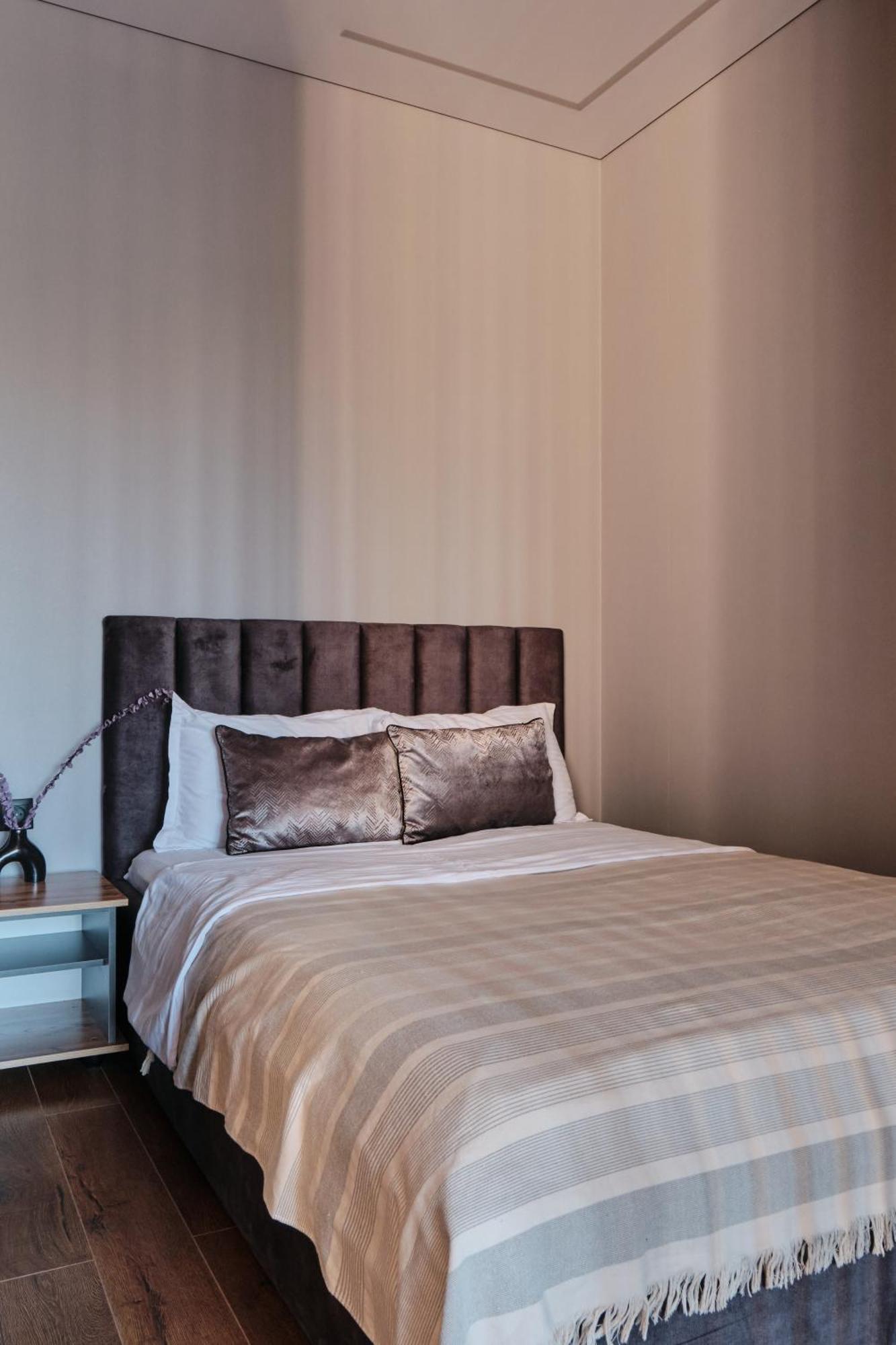 Seven City Apartments Семей Екстер'єр фото