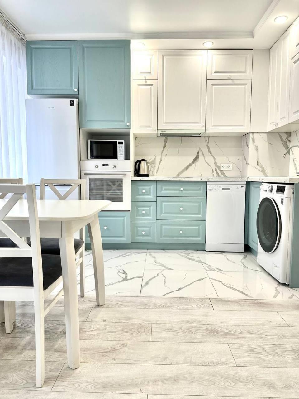 Seven City Apartments Семей Екстер'єр фото