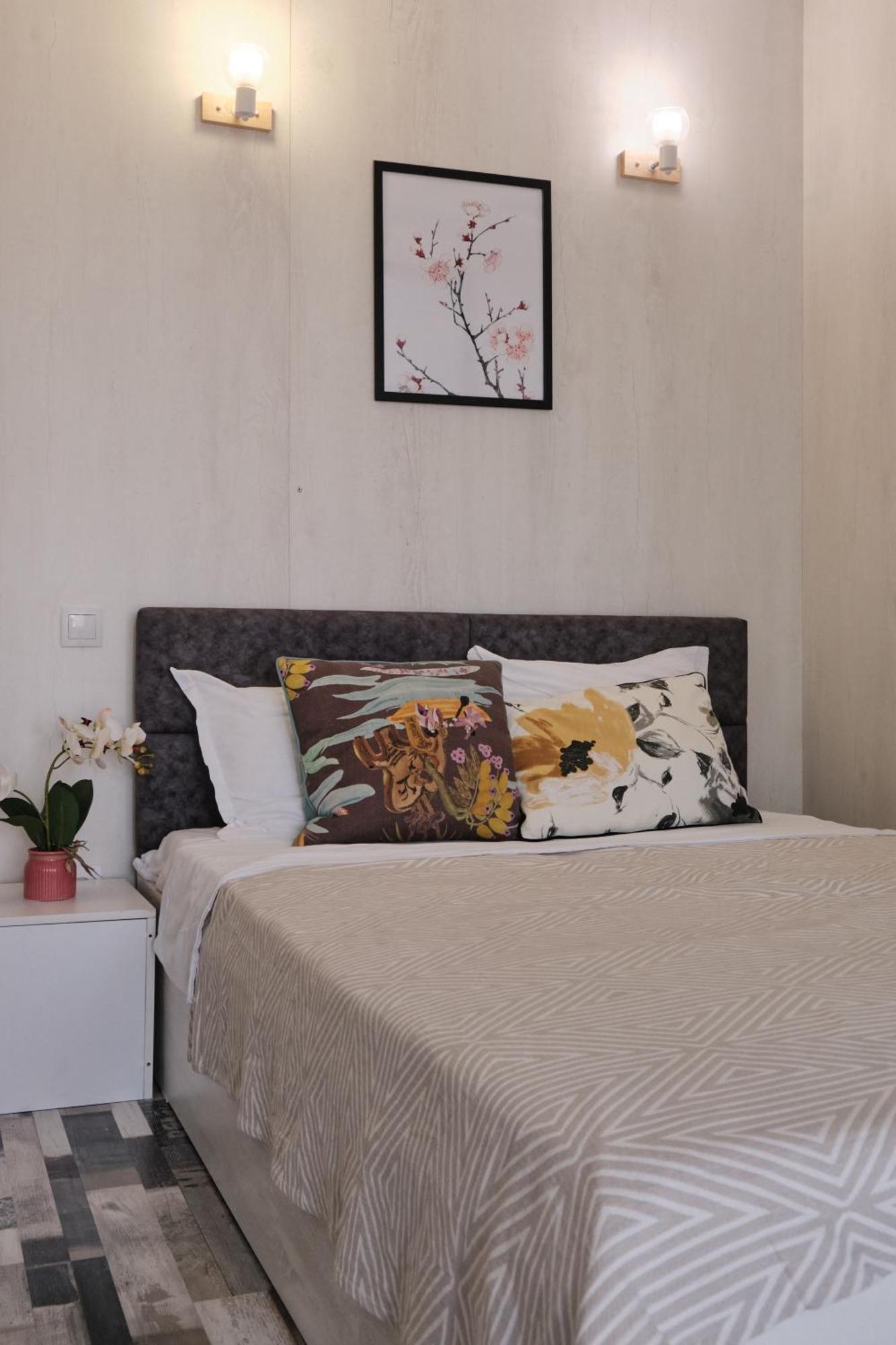 Seven City Apartments Семей Екстер'єр фото